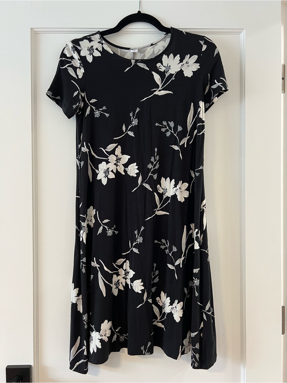 Old Navy Black and White Floral Midi Dress